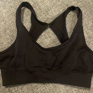 black sports bra